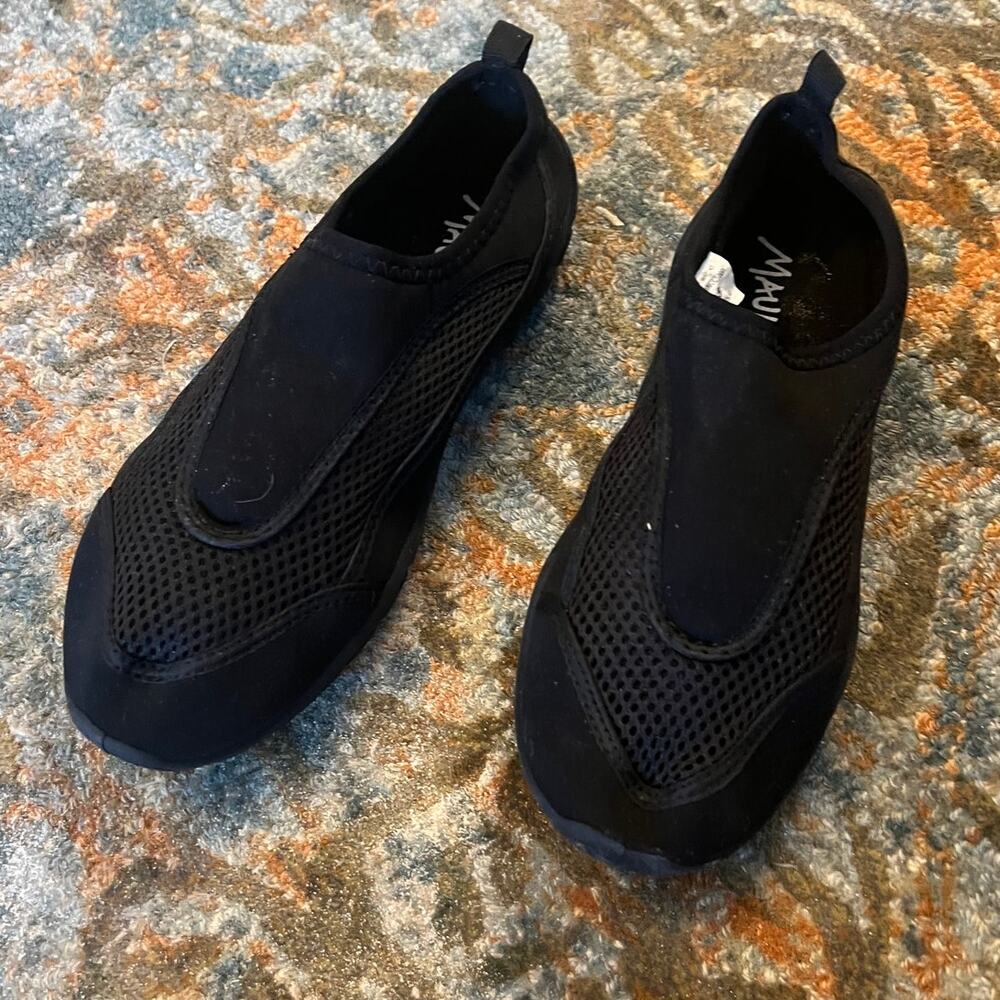 Maui and Sons Black Slip-On Water Shoes – Men’s Size 5